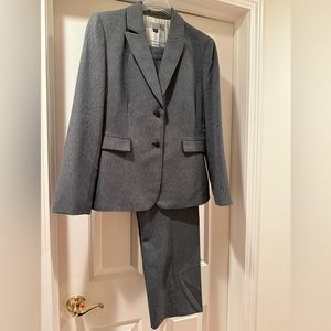 Tahari gray pantsuit in 12 petite